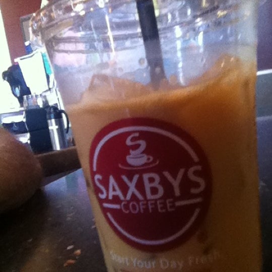 Das Foto wurde bei Saxbys Coffee von Toby U. am 7/13/2012 aufgenommen