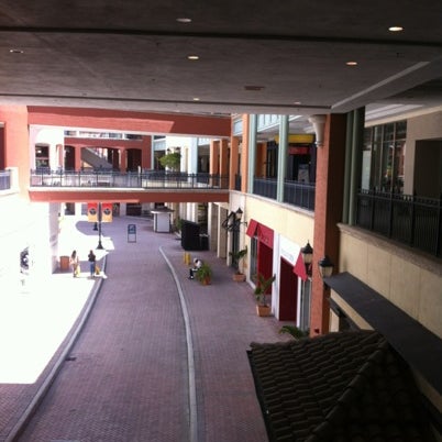 รูปภาพถ่ายที่ The Shops at Sunset Place โดย Juan Pablo M. เมื่อ 8/3/2012