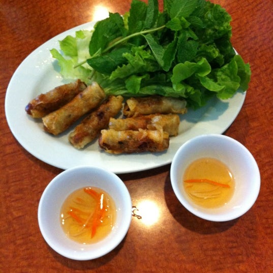 Photo taken at Bolsa Vietnamese Restaurant by Takis A. on 4/21/2012