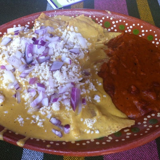 Foto tirada no(a) Mi Pueblito - Cocina Mexicana por Luigi A. em 3/10/2012