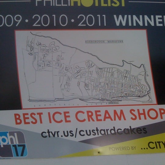 รูปภาพถ่ายที่ Custard &amp; Cakes Creamery โดย Kelsey F. เมื่อ 5/12/2012