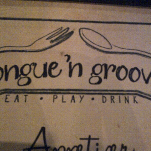 Foto diambil di Tongue &#39;n Groove oleh Shirley N. pada 7/28/2012