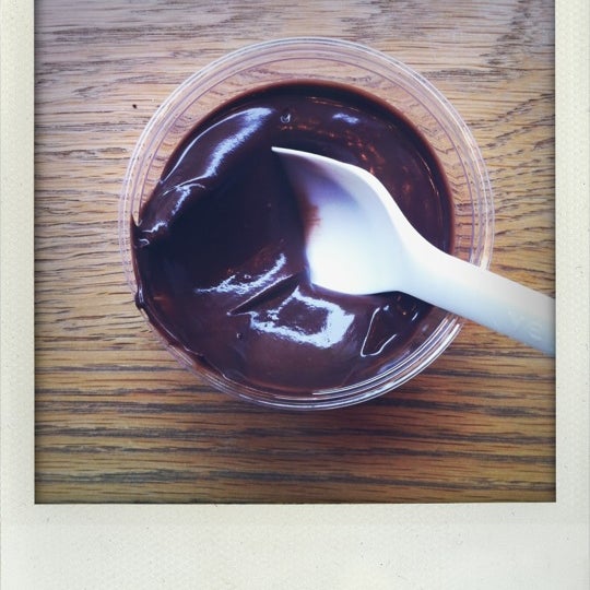 รูปภาพถ่ายที่ Puddin&#39; by Clio โดย Nicole F. เมื่อ 5/1/2012