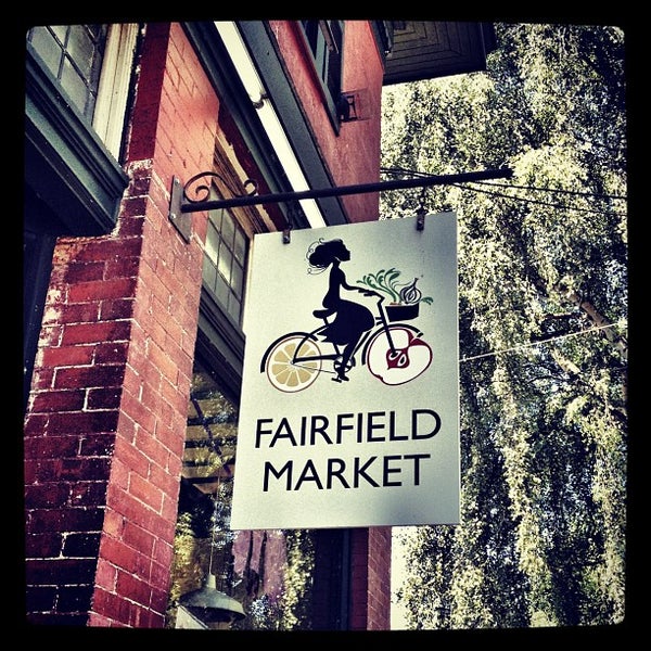 Fairfield Market Grocery Store in Victoria