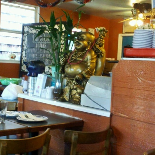 Photo taken at Kwanjai Thai Cuisine by Emery C. on 7/13/2012