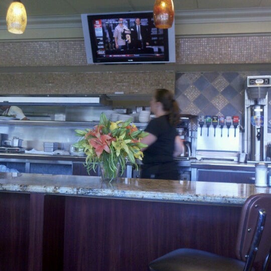 Foto scattata a My Cafe Diner &amp; Delivery da Leslie D. il 7/13/2012
