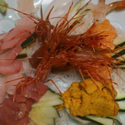 Photo taken at Hatcho Japanese Cuisine by Masaki on 5/9/2012