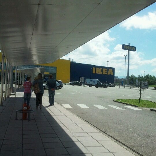 รูปภาพถ่ายที่ IKEA โดย Montse V. เมื่อ 6/21/2012