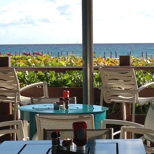 Coconuts Tiki Bar Otel Barı