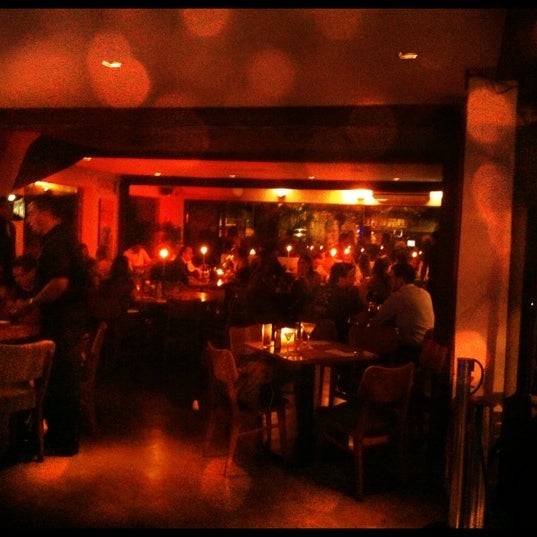 รูปภาพถ่ายที่ Blá Bar โดย Alê Novais เมื่อ 7/6/2012