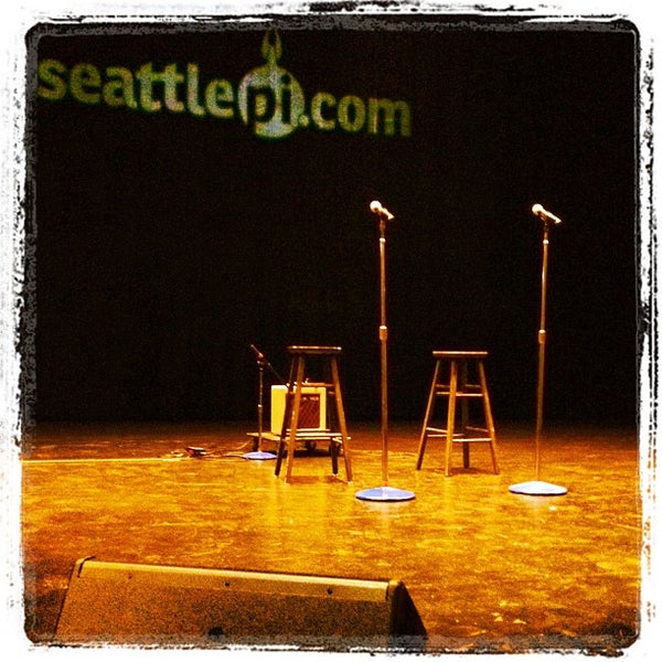 9/3/2012에 Justin B.님이 Cornish Playhouse at Seattle Center에서 찍은 사진