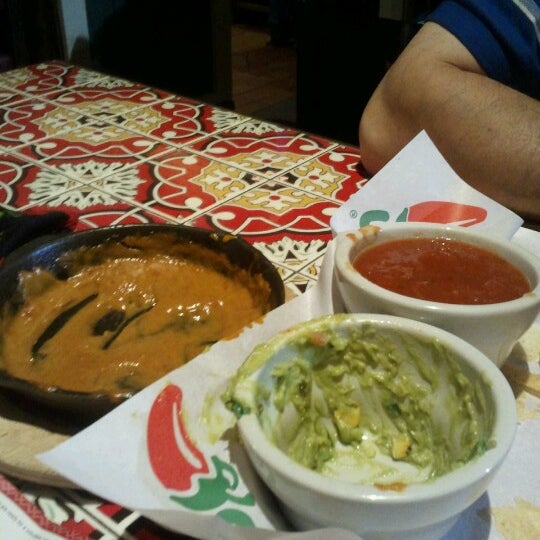 Photo taken at Chili&#39;s Grill &amp; Bar by Ronit S. on 6/24/2012