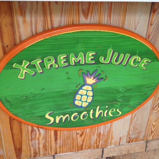 รูปภาพถ่ายที่ Xtreme Juice โดย Lisa A. เมื่อ 6/26/2012