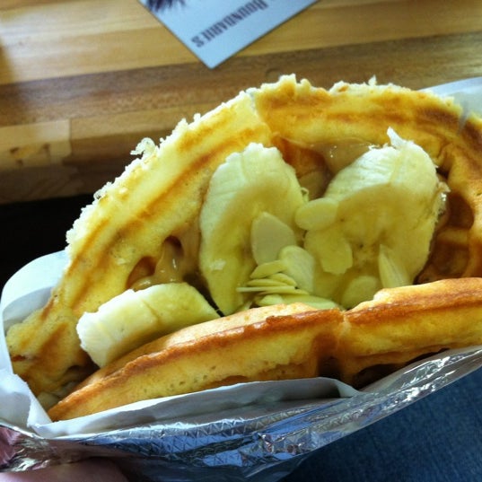 Снимок сделан в Waffle &amp; Wolf пользователем Lindsay D. 2/12/2012