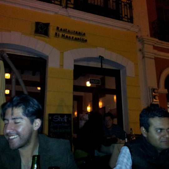 4/7/2012에 Héctor C.님이 El Manzanillo Restaurante에서 찍은 사진