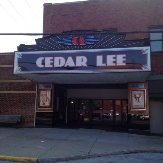 5/13/2012 tarihinde Karen P.ziyaretçi tarafından Cedar Lee Theatre'de çekilen fotoğraf