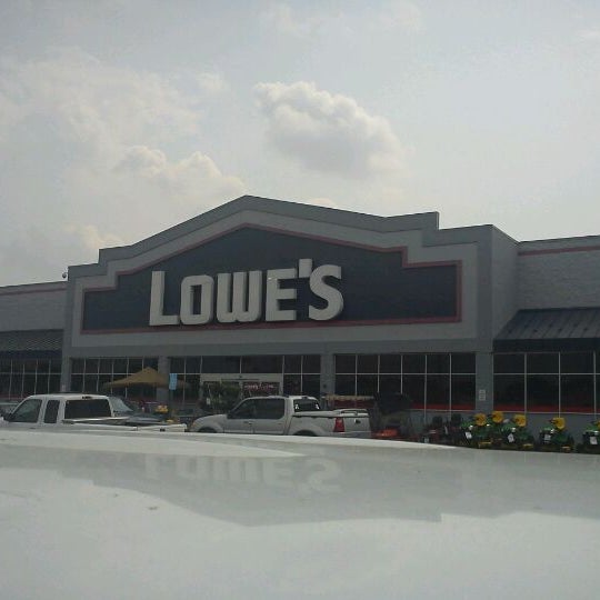 Lowe's 4701 South U.S. Highway 41