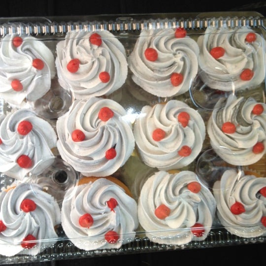 Photos at Mary's Creative Cakery 3 tips from 43 visitors