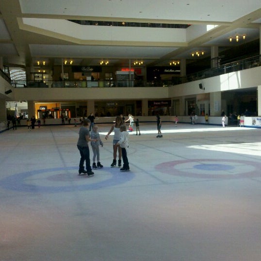 Photos at Lloyd Center Ice Rink 11 tips from 1008 visitors
