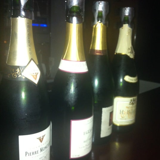 Champagne Bar Rm 桜丘町 0 Tips