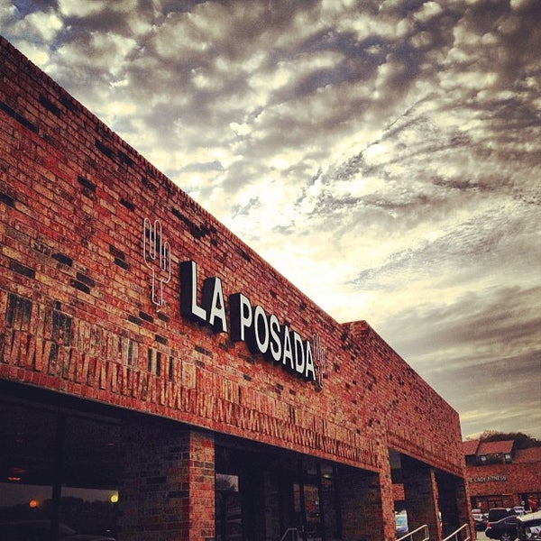 Снимок сделан в La Posada Mexican Restaurant пользователем Mickey F. 3/1/2012