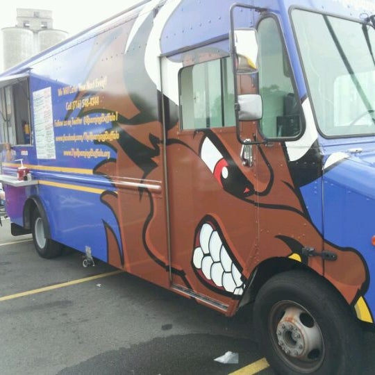 6/17/2012 tarihinde Stephen A.ziyaretçi tarafından The Roaming Buffalo Food Truck'de çekilen fotoğraf