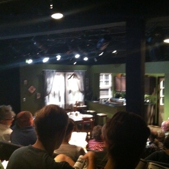 8/19/2012 tarihinde Belfrad M.ziyaretçi tarafından Steep Theatre Company'de çekilen fotoğraf