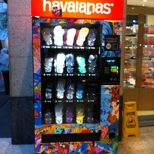 havaiana vending machine