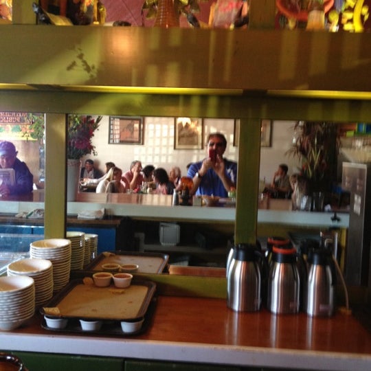 Foto scattata a Manuel&#39;s Mexican Restaurant da Ned H. il 7/15/2012