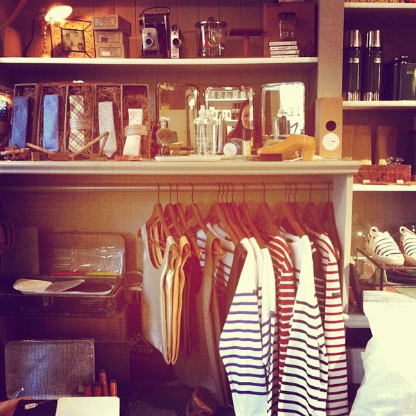 4/8/2012 tarihinde Melissa A.ziyaretçi tarafından Broome St. General Store'de çekilen fotoğraf