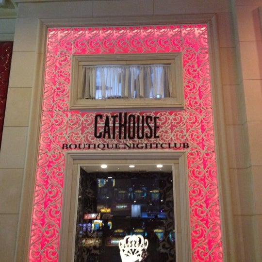 Снимок сделан в CatHouse Boutique Nightclub / Doohan&#39;s Bar &amp; Lounge пользователем Carlo M. 3/8/2012