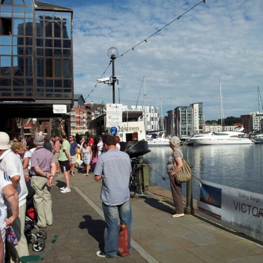 รูปภาพถ่ายที่ Ipswich Town &amp; Waterfront โดย Bluemoon82 เมื่อ 7/5/2012