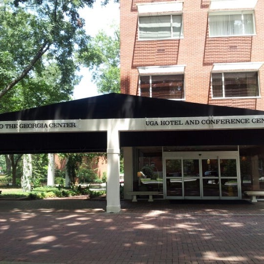 Das Foto wurde bei University of Georgia Center for Continuing Education &amp; Hotel von Tanita G. am 8/14/2012 aufgenommen