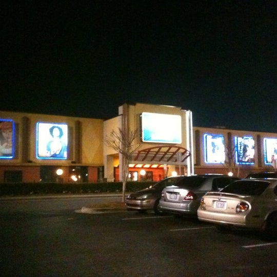 Photo taken at Dave &amp; Buster&#39;s by Bryant G. on 3/15/2012