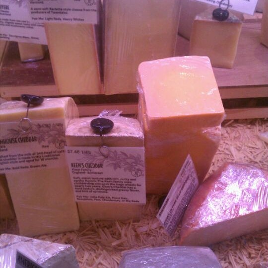 Foto tirada no(a) Scardello Artisan Cheese por Elissa F. em 3/25/2012