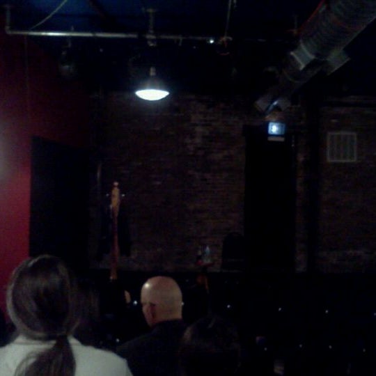 3/24/2012 tarihinde Suzanne W.ziyaretçi tarafından Gorilla Tango Theatre'de çekilen fotoğraf