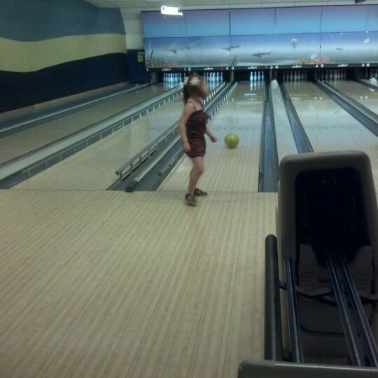 Gator Bowl Bowling Alley in Virginia Beach