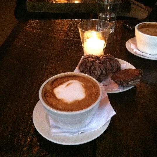4/1/2012 tarihinde Johanna S.ziyaretçi tarafından Oro Bakery and Bar'de çekilen fotoğraf