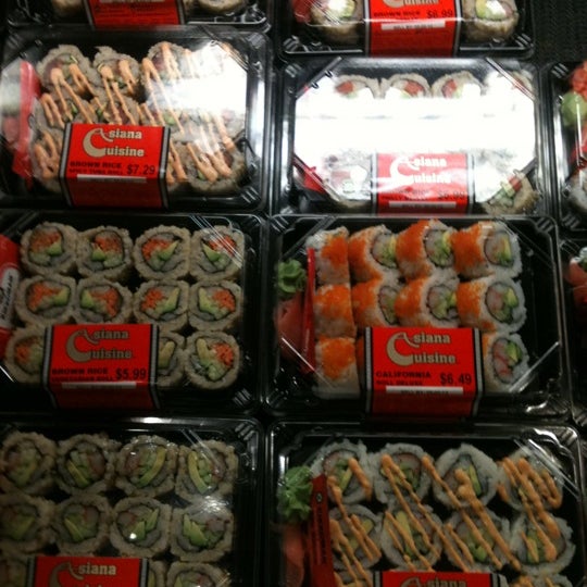 Photo taken at The Fresh Market by Lawrence B. on 5/1/2012