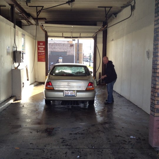 3/18/2012にsamy r.がSuper Car Washで撮った写真
