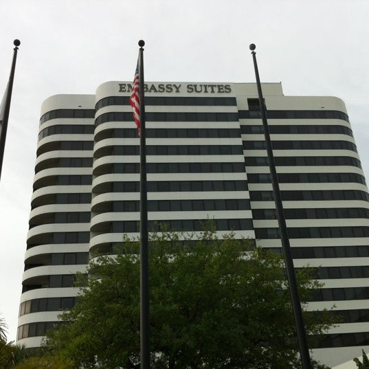 Снимок сделан в Embassy Suites by Hilton West Palm Beach Central пользователем Rojelyo A. 7/22/2012