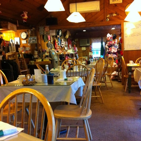 Photo taken at Piggy&#39;s Restaurant by Brian C. on 5/6/2012