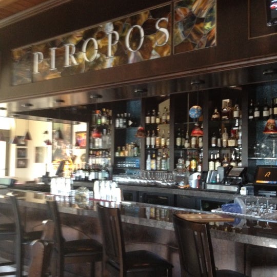 รูปภาพถ่ายที่ Piropos Piano Bar โดย Catherine H. เมื่อ 5/7/2012