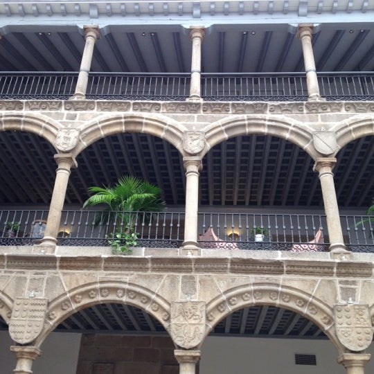 5/13/2012 tarihinde Álvaro O.ziyaretçi tarafından Hotel Palacio de Los Velada'de çekilen fotoğraf