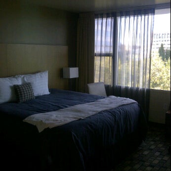 Foto diambil di Hotel Rose oleh Gelson D. pada 8/28/2012