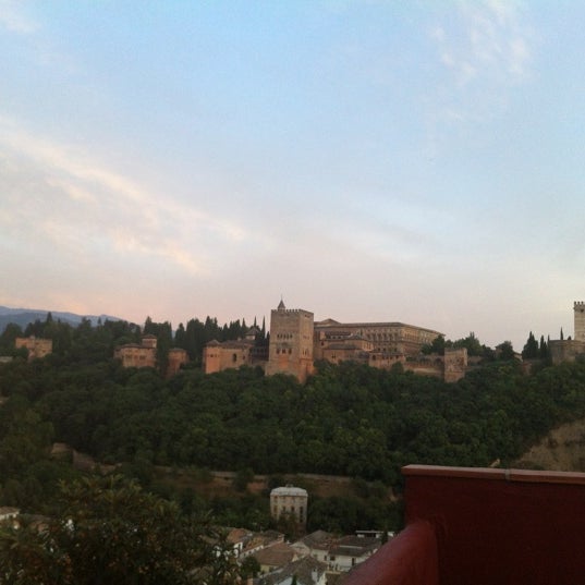 6/17/2012 tarihinde Laia M.ziyaretçi tarafından Restaurante Carmen Mirador Aixa'de çekilen fotoğraf