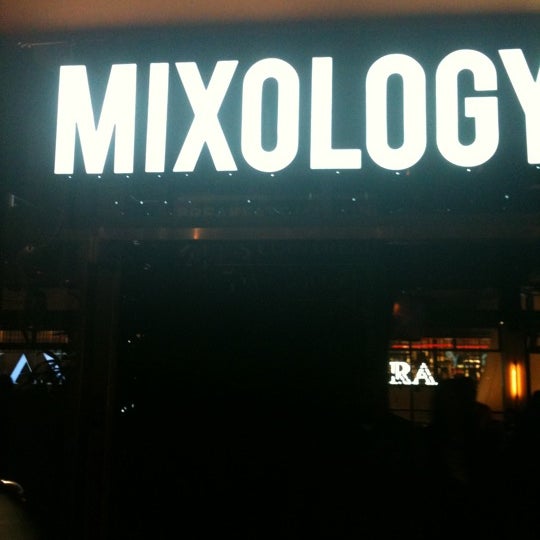 6/23/2012에 Felicia M.님이 Mixology 101에서 찍은 사진