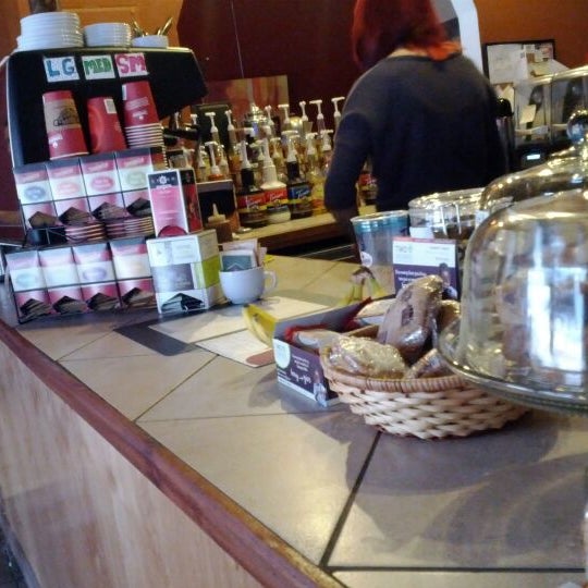 Снимок сделан в The Happy Cappuccino Coffee House пользователем Steve B. 5/25/2012