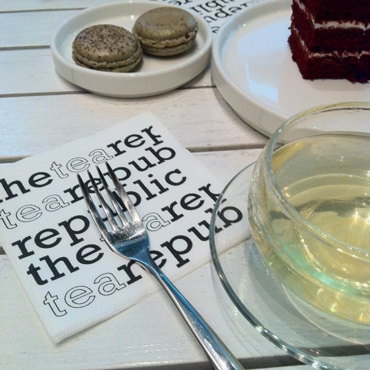 รูปภาพถ่ายที่ the tea republic โดย Yk W. เมื่อ 8/25/2012