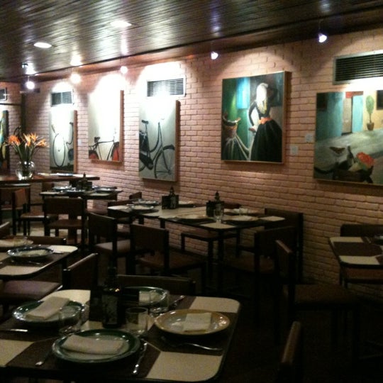 3/6/2012 tarihinde JH R.ziyaretçi tarafından Cristal Pizza Bar'de çekilen fotoğraf